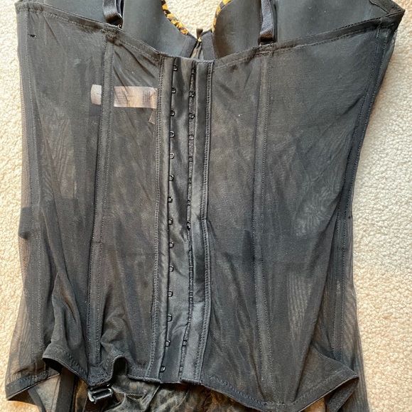 VS Lingerie. - Picture 2 of 2